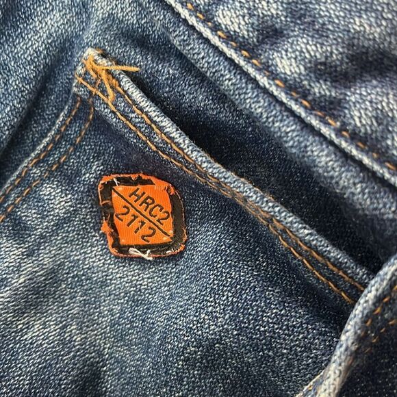 Wrangler relaxed flame resistant jeans size 36/32 - Picture 6 of 7